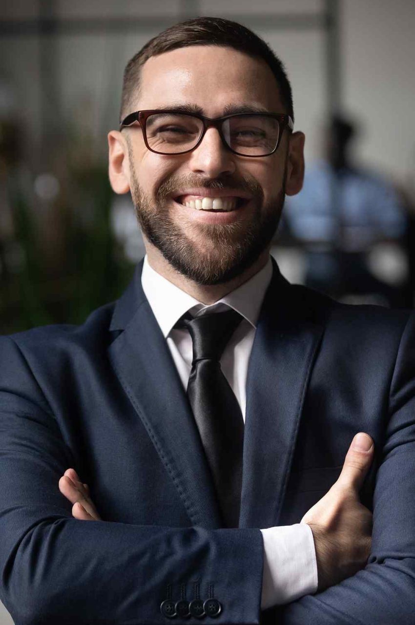 https://www.united-be.com/wp-content/uploads/2020/08/team_05-850x1280.jpg